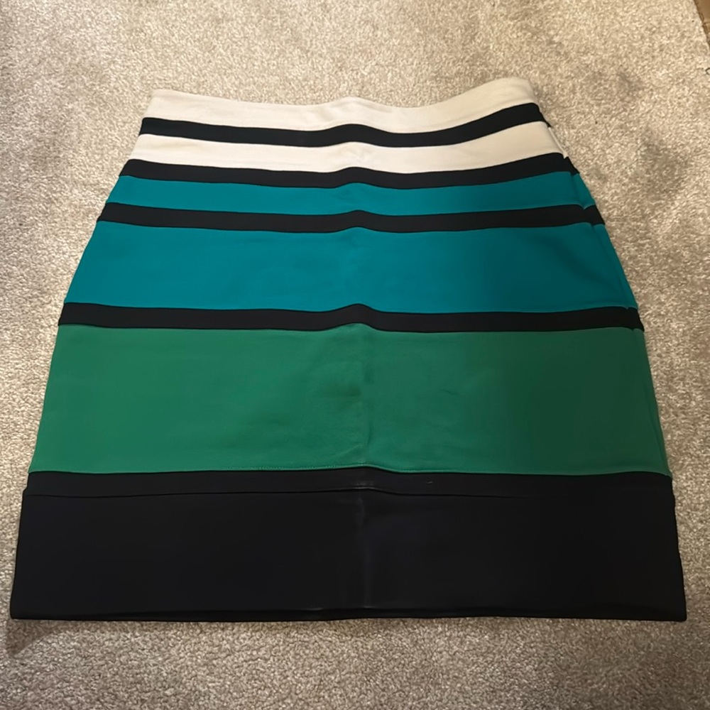 New, w/o tag color block mini skirt from Express. Size 8. Stretchy